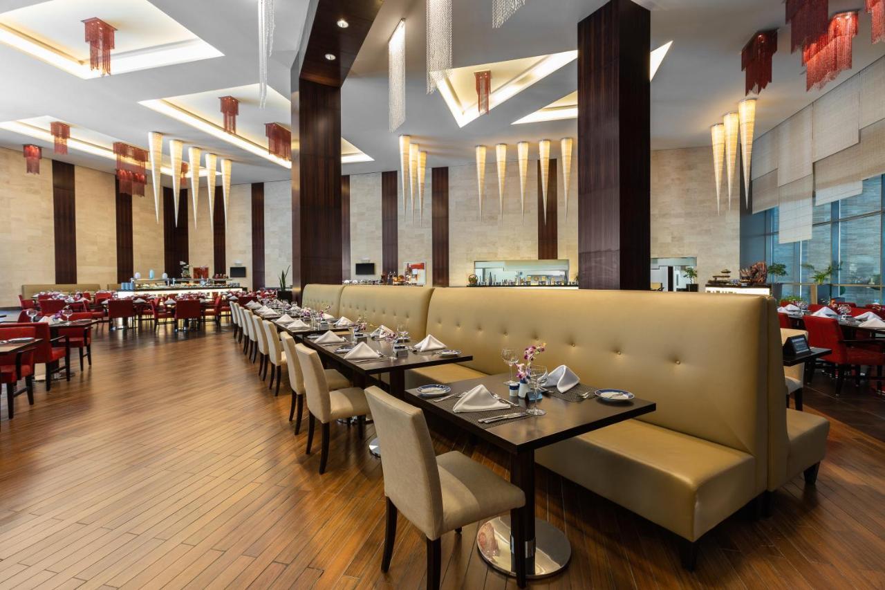 Crowne Plaza Riyadh - Rdc Hotel & Convention By Ihg מראה חיצוני תמונה The restaurant