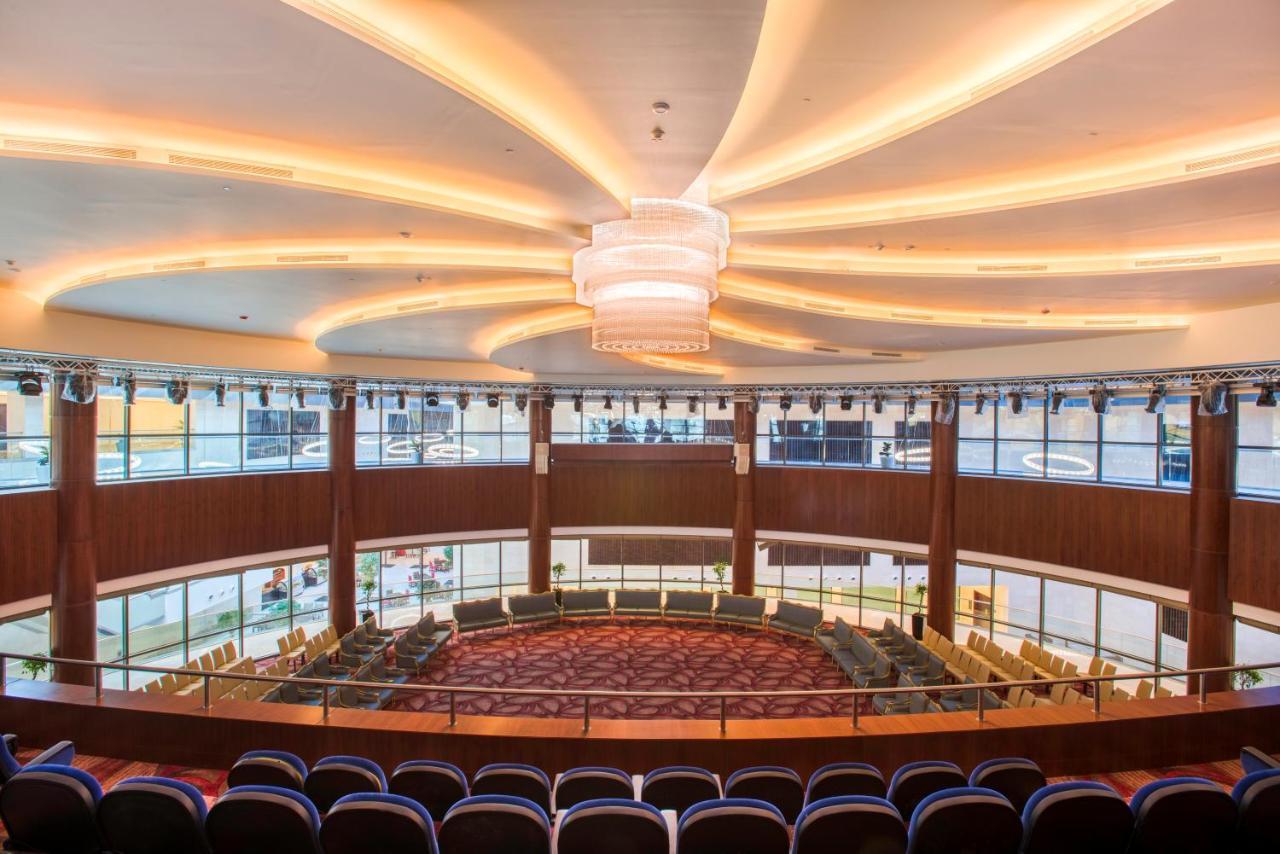 Crowne Plaza Riyadh - Rdc Hotel & Convention By Ihg מראה חיצוני תמונה The main auditorium