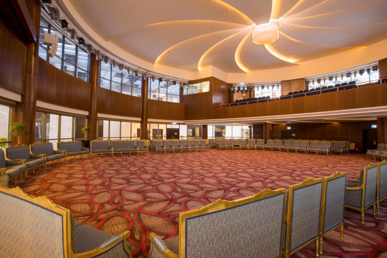 Crowne Plaza Riyadh - Rdc Hotel & Convention By Ihg מראה חיצוני תמונה The Grand Ballroom