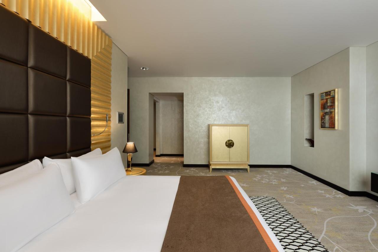 Crowne Plaza Riyadh - Rdc Hotel & Convention By Ihg מראה חיצוני תמונה A bedroom at the hotel