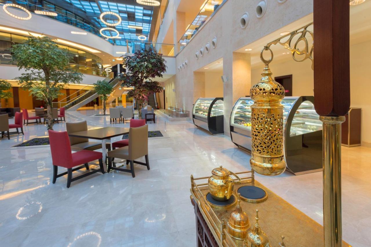 Crowne Plaza Riyadh - Rdc Hotel & Convention By Ihg מראה חיצוני תמונה The lobby of the hotel