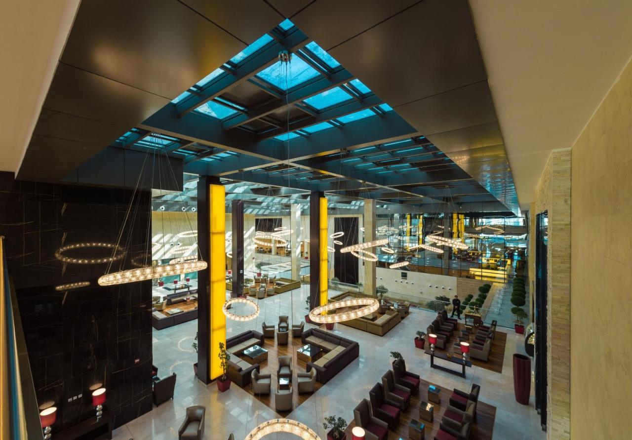 Crowne Plaza Riyadh - Rdc Hotel & Convention By Ihg מראה חיצוני תמונה The lobby of the hotel