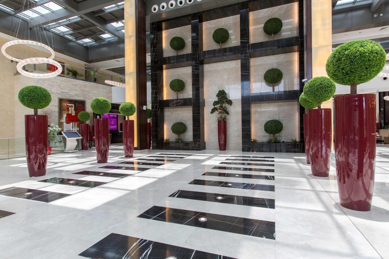 Crowne Plaza Riyadh - Rdc Hotel & Convention By Ihg מראה חיצוני תמונה Interior of the hotel