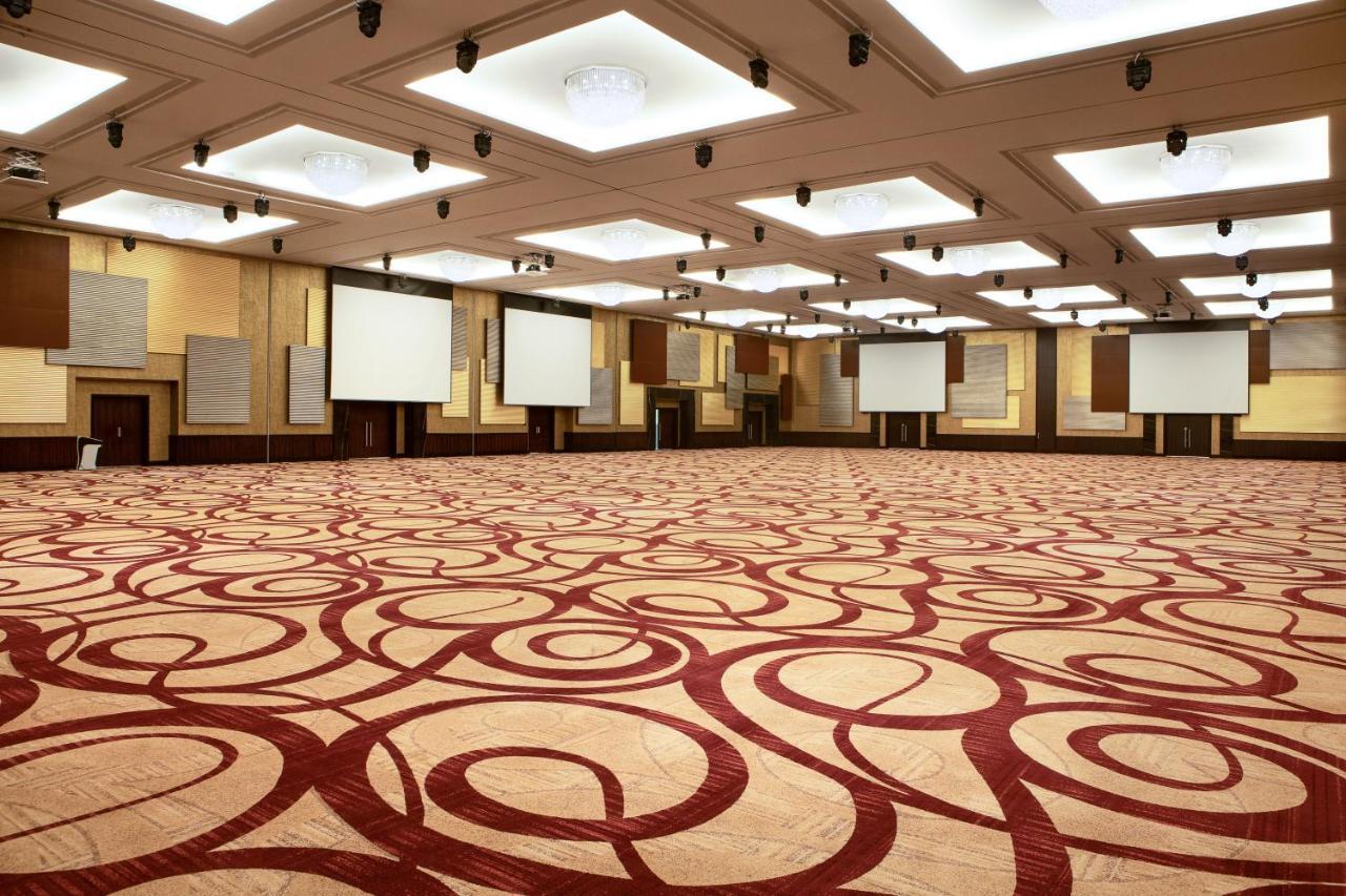 Crowne Plaza Riyadh - Rdc Hotel & Convention By Ihg מראה חיצוני תמונה The Grand Ballroom