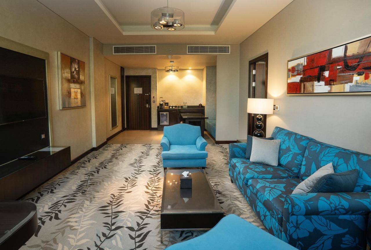 Crowne Plaza Riyadh - Rdc Hotel & Convention By Ihg מראה חיצוני תמונה A suite at the hotel